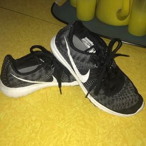 Nike Fury Women’s Size 6